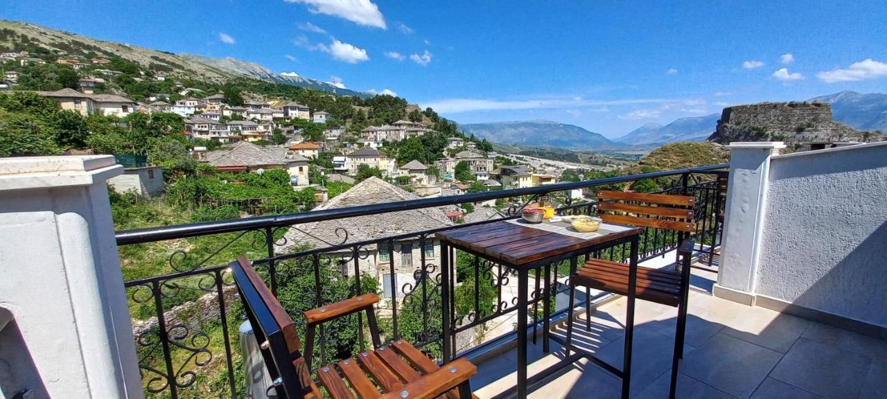 Kale Guesthouse Gjirokastër Exteriör bild