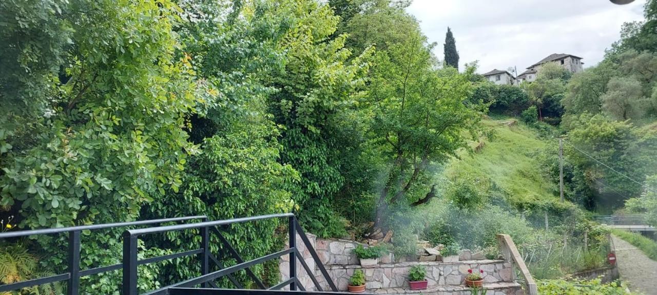Kale Guesthouse Gjirokastër Exteriör bild